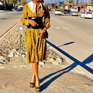 Vintage style bib collar open back print dress